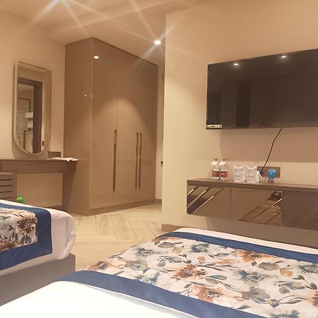 Hotel Cullinan By Qotel Janakpuri Delhi  Eksteriør bilde