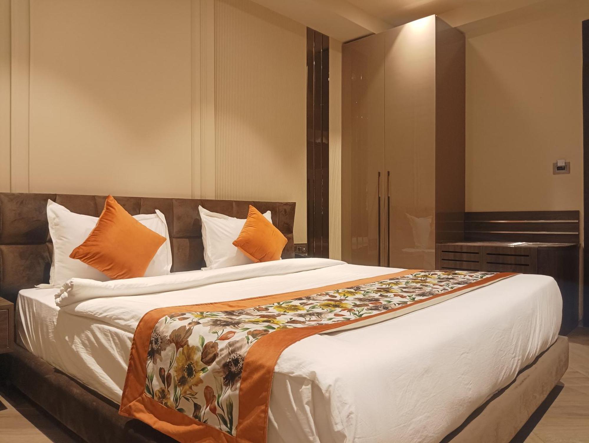 Hotel Cullinan By Qotel Janakpuri Delhi  Eksteriør bilde