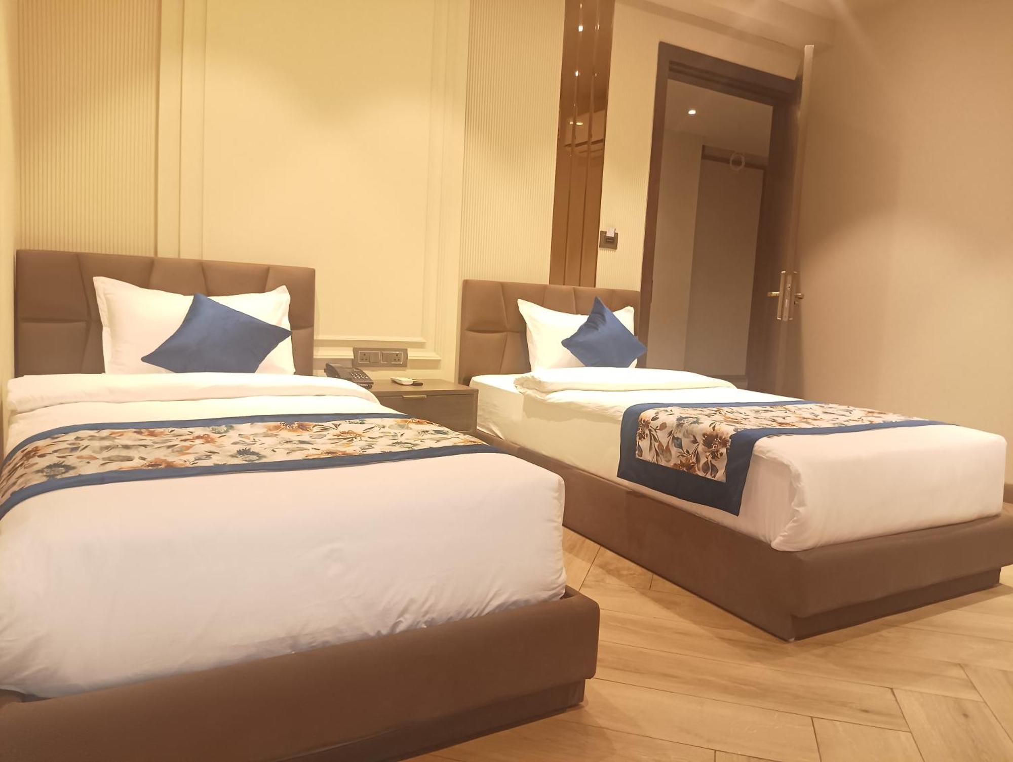 Hotel Cullinan By Qotel Janakpuri Delhi  Eksteriør bilde