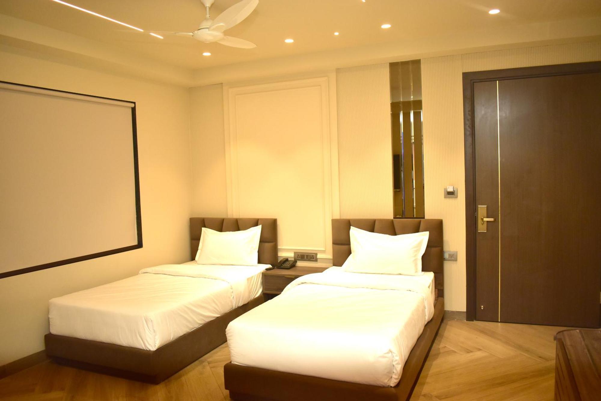 Hotel Cullinan By Qotel Janakpuri Delhi  Eksteriør bilde