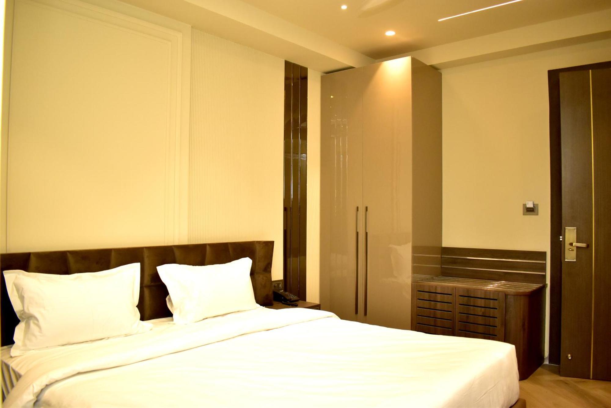 Hotel Cullinan By Qotel Janakpuri Delhi  Eksteriør bilde