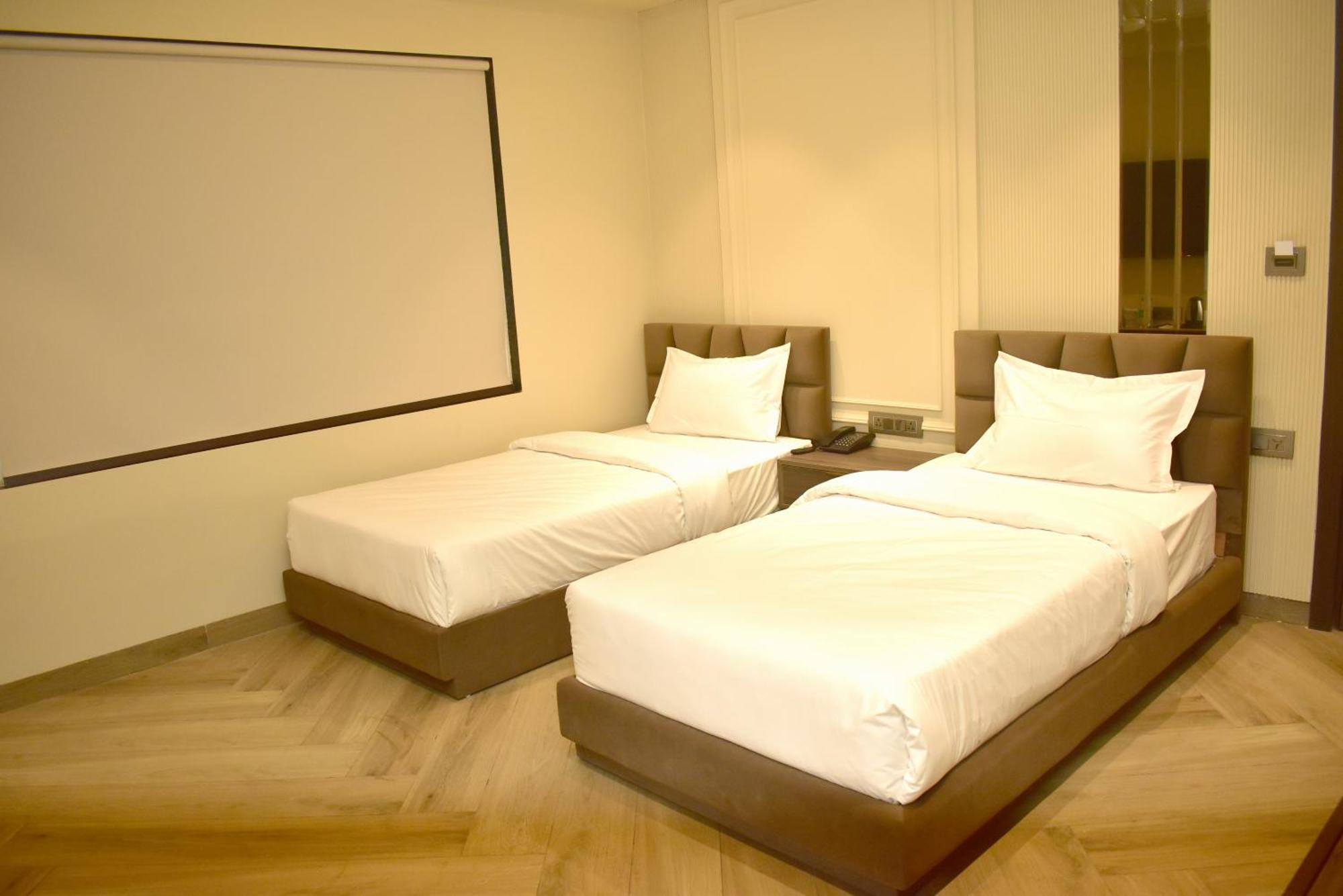 Hotel Cullinan By Qotel Janakpuri Delhi  Eksteriør bilde