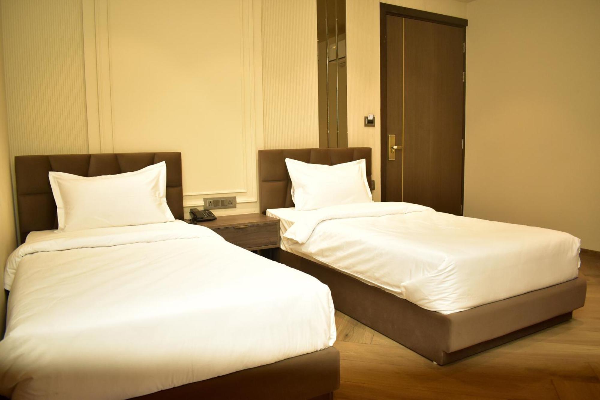 Hotel Cullinan By Qotel Janakpuri Delhi  Eksteriør bilde