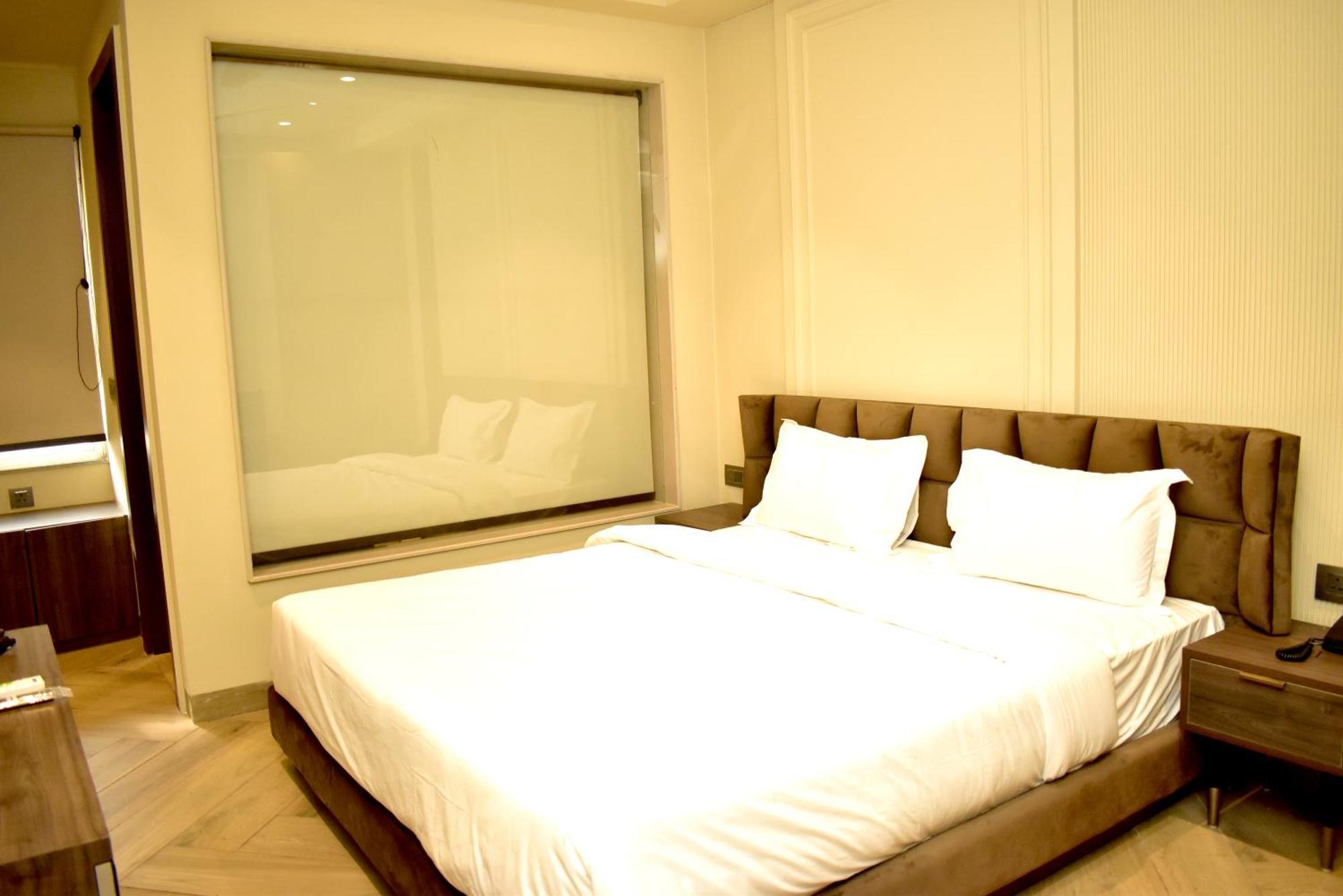 Hotel Cullinan By Qotel Janakpuri Delhi  Eksteriør bilde