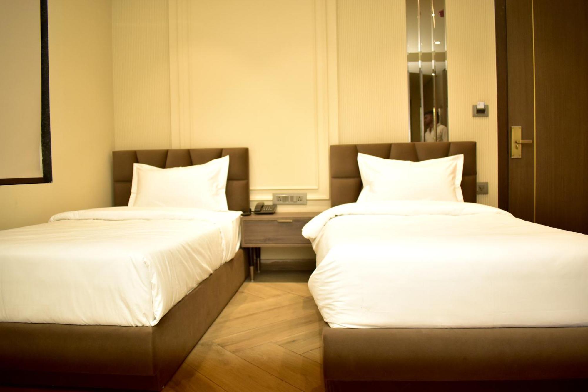 Hotel Cullinan By Qotel Janakpuri Delhi  Eksteriør bilde