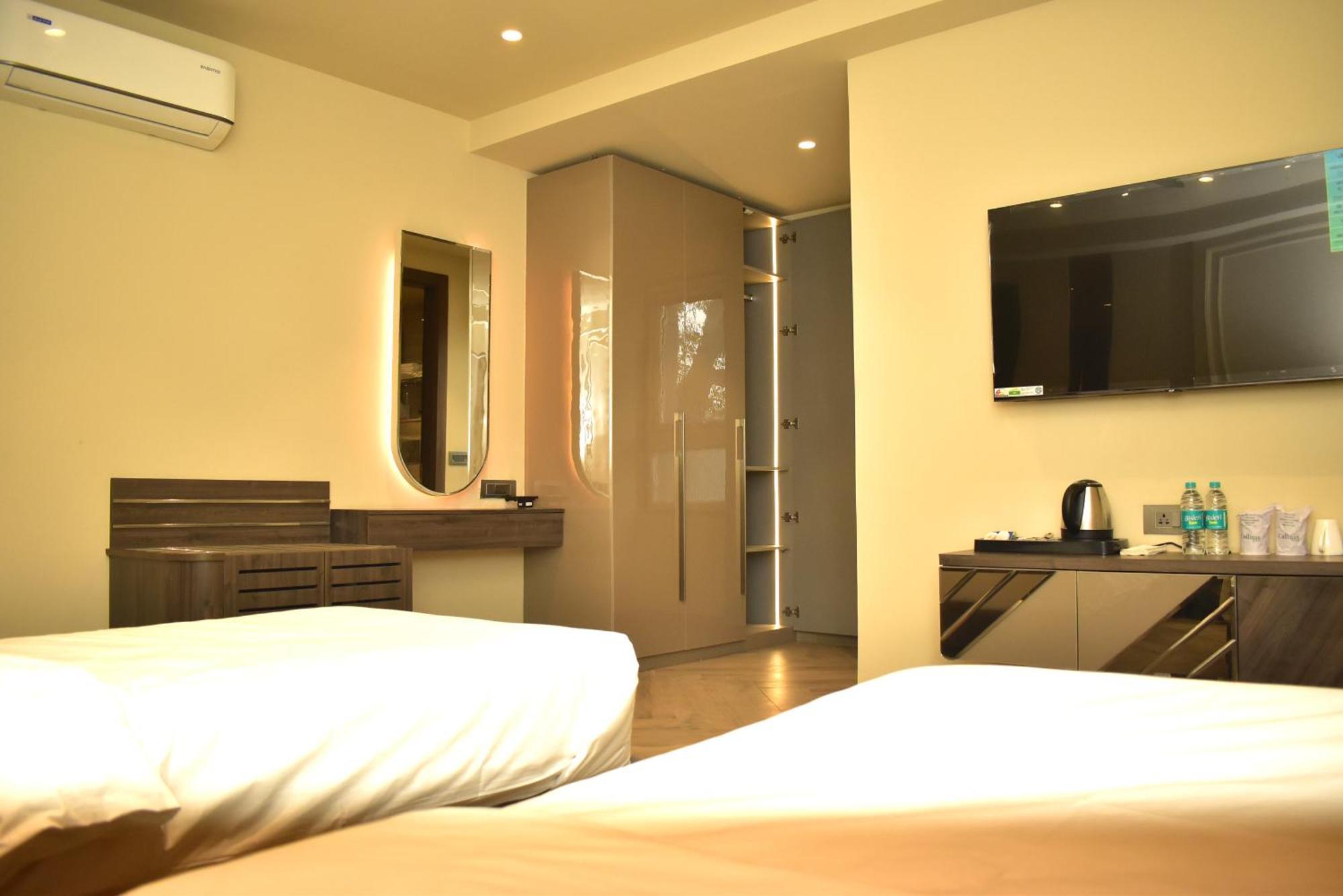 Hotel Cullinan By Qotel Janakpuri Delhi  Eksteriør bilde