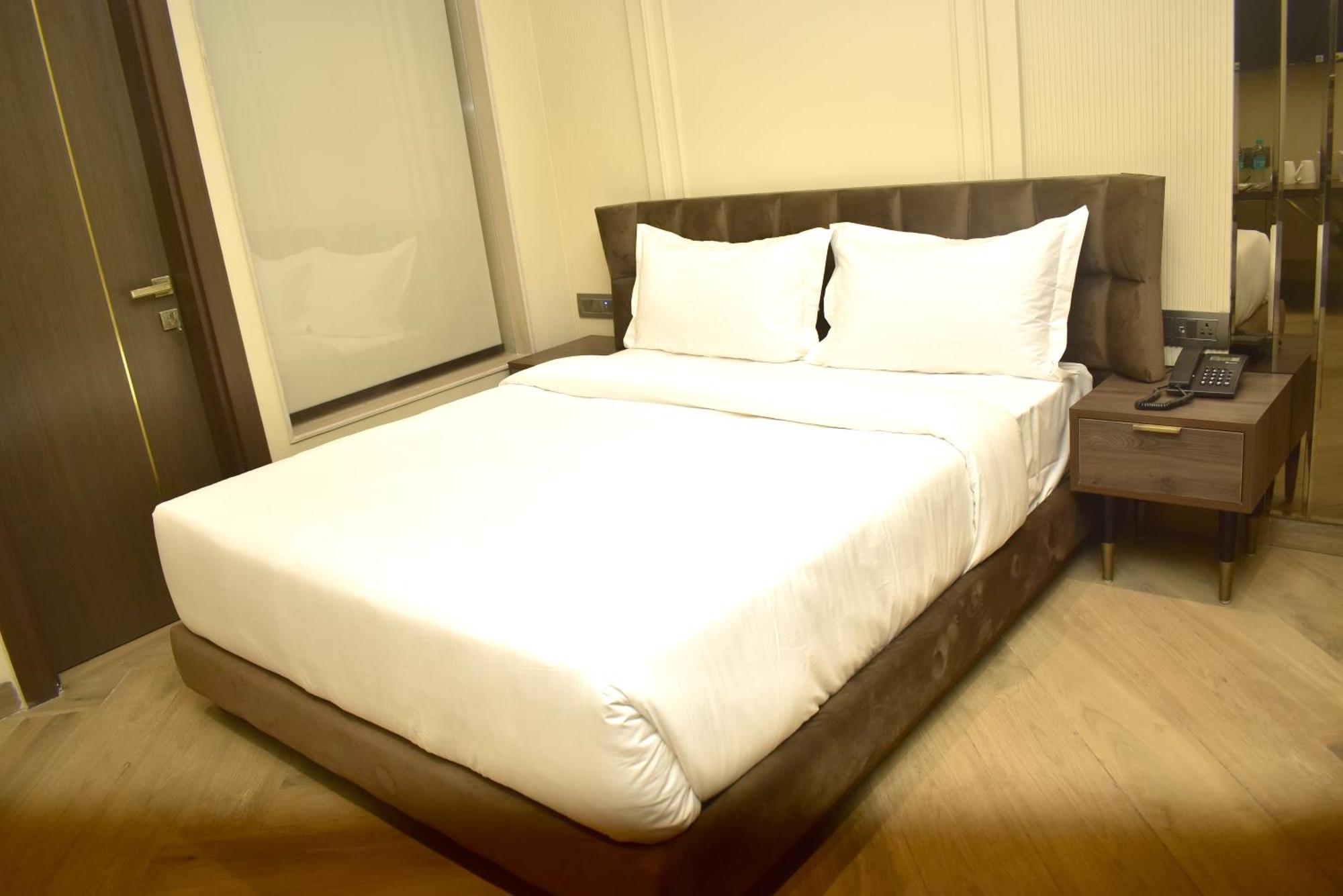 Hotel Cullinan By Qotel Janakpuri Delhi  Eksteriør bilde