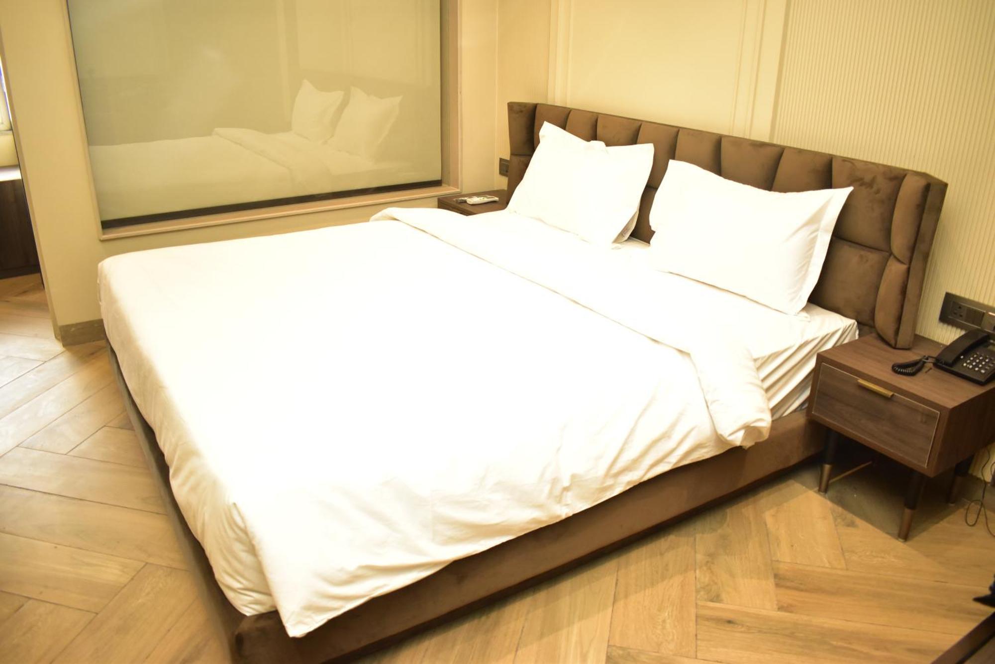 Hotel Cullinan By Qotel Janakpuri Delhi  Eksteriør bilde